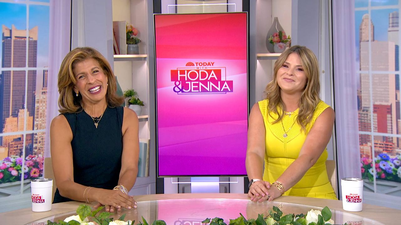 Il_ritorno_di_Hoda_Kotb_su_Today_0alX7sf7Tg - Confidenze24 Source: Alliance for Women in Media Foundation/Getty Images for Alliance for Women in Media Foundation - - Hoda Kotb's Surprise Appearance on Today Nearly 2 Months After Exit