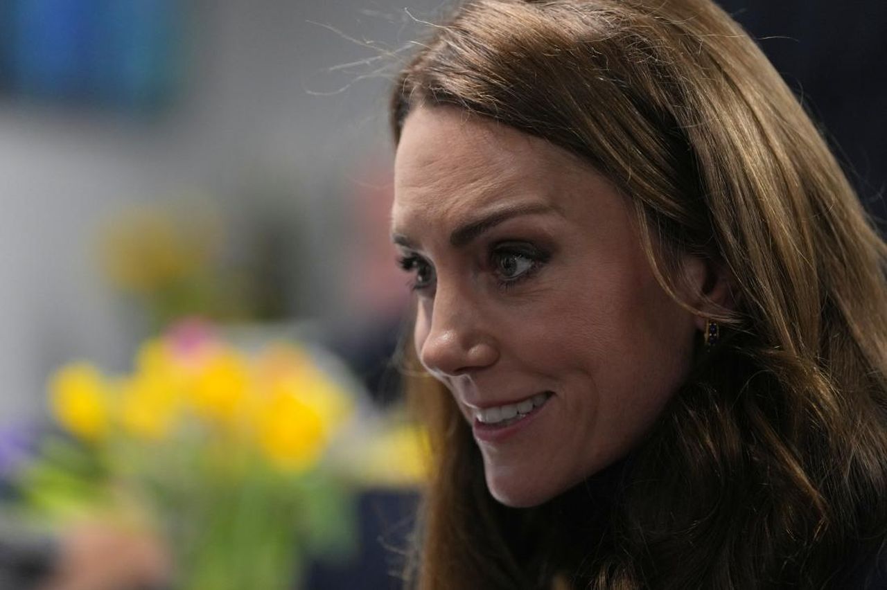 Il_ritorno_di_Kate_agli_impegni_pubblici_aulQLfABUb - Confidenze24 Il ritorno di Kate agli impegni pubblici Kate Middleton al rugby