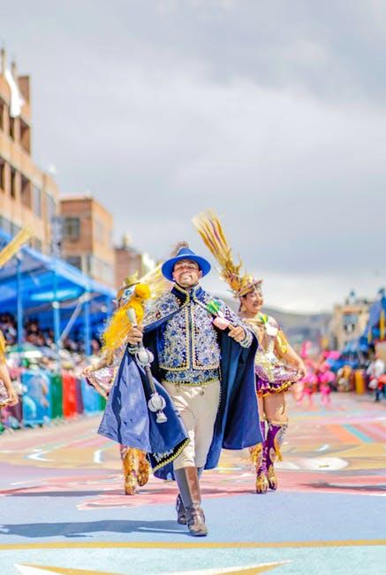Il_ritorno_di_Will_Smith_un_album_atteso_lo0O7pxtDo - Confidenze24 Source: Edy Ramirez - pexels - Colorful costumes and lively dancers at the Oruro Carnival parade in Bolivia.