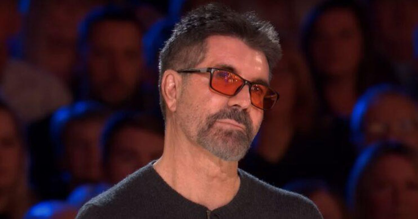 Il_video_di_Simon_Cowell_suscita_preoccupazione_yH4GHNCvVX - Confidenze24 Il video di Simon Cowell suscita preoccupazione Simon Cowell giudica Britain's Got Talent