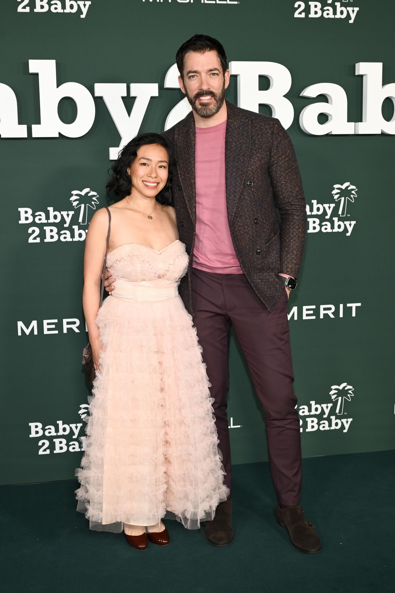 Il_video_esilarante_di_Drew_Scott_sui_suoi_bambini_Ftqvb8K2cn - Confidenze24 Source: Michael Buckner - SheKnows - Rebecca Lim, Drew Scott al Baby2Baby Gala