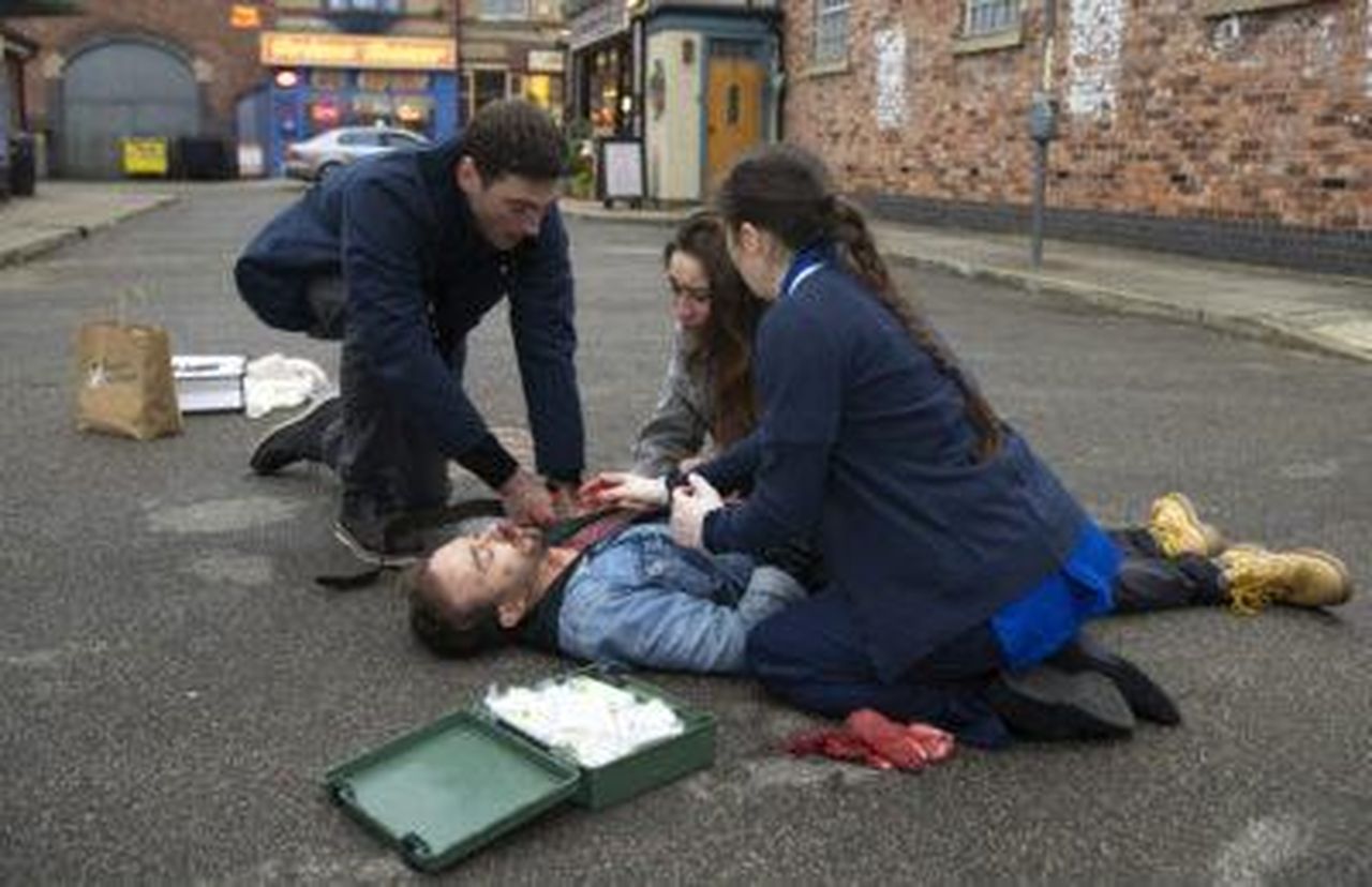 Jack_P_Shepherd_rivela_che_David_muore_stasera_9R4mJUDlwE - Confidenze24 Source: ITV - - Danni dopo l'incidente di Coronation Street