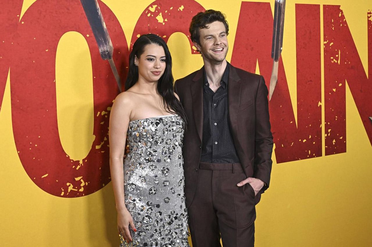 Jack_Quaid_e_Amber_Midthunder_in_Novocaine_U8QmO5Jrf0 - Confidenze24 Jack Quaid e Amber Midthunder in 'Novocaine' Jack Quaid e Amber Midthunder in una scena di Novocaine