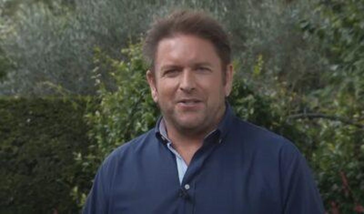 James_Martin_sul_momento_in_cui_ha_visto_il_padre_Ian_allo_spettacolo_del_Palladium_I8jBL5BlrQ - Confidenze24 Source: James Martin’s Saturday Morning - Entertainment Daily - James Martin presenta Saturday Morning