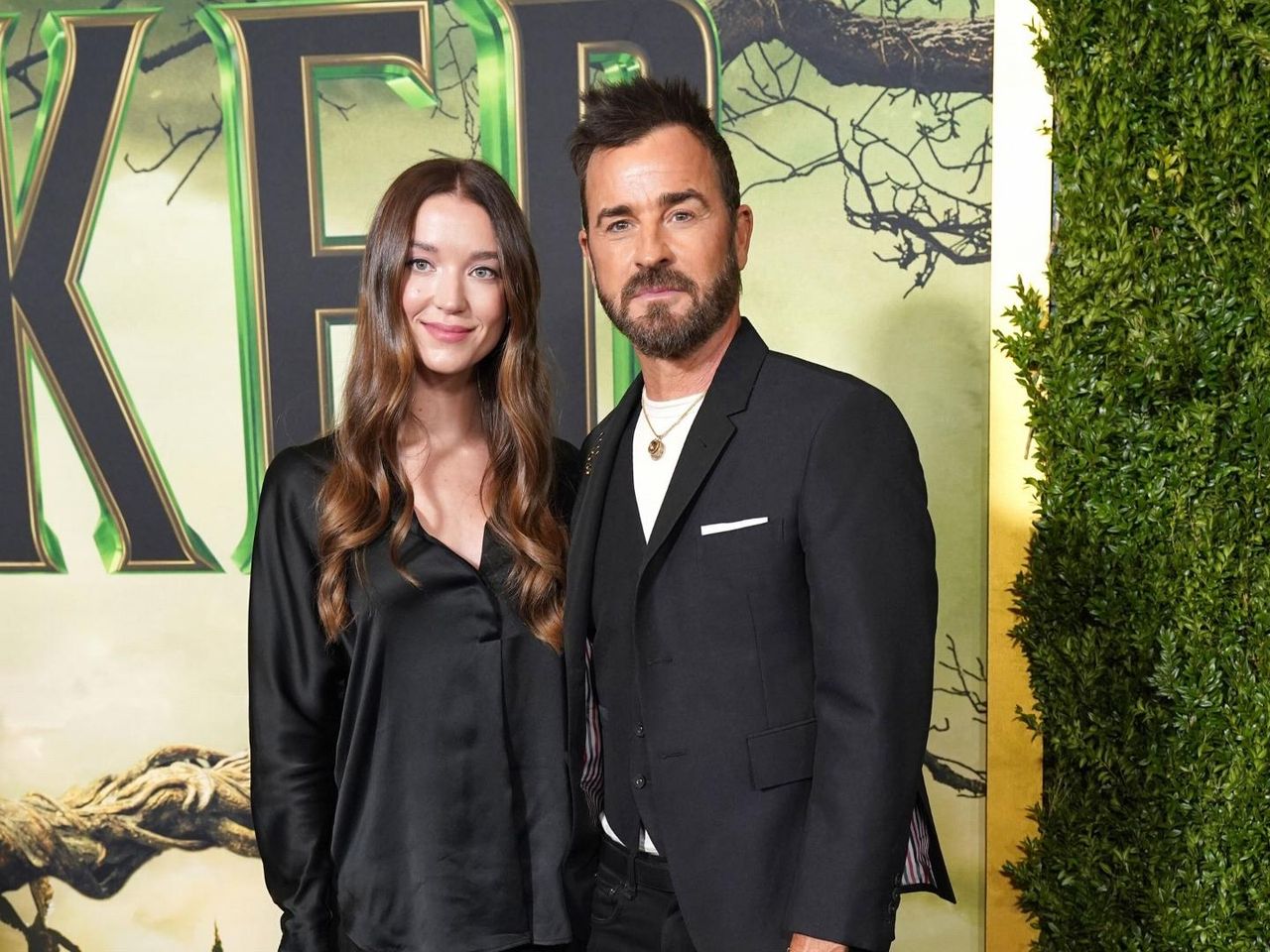 Jennifer_Aniston_e_la_sua_vita_dopo_il_divorzio_MhOw1BGRMF - Confidenze24 Source: Kristin Callahan/Everett Collection - - Justin Theroux e Nicole Brydon Bloom