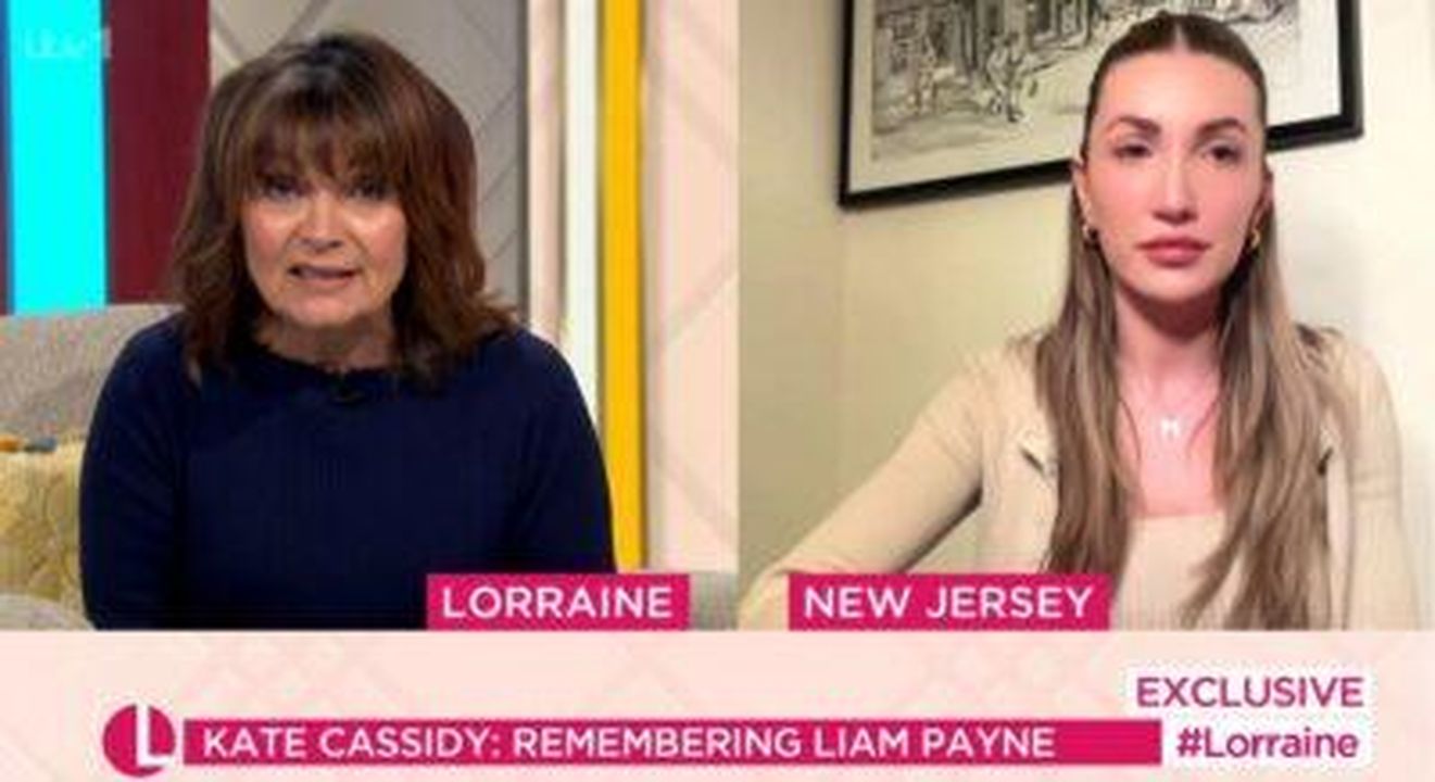 Kate_Cassidy_in_TV_per_la_campagna_March4March_kNuLLN7x3w - Confidenze24 Source: ITV - - Lorraine Kelly parla con Kate Cassidy
