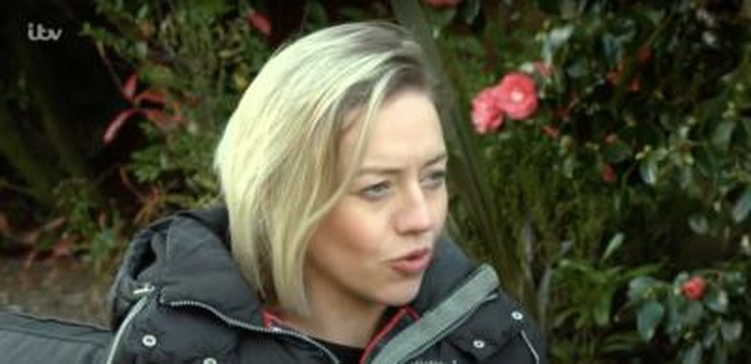 Kelsey_e_il_nuovo_fidanzato_fanno_il_loro_debutto_in_TV_JhcbHV4MHy - Confidenze24 Source: ITV - - Kelsey Parker infastidita su Lorraine
