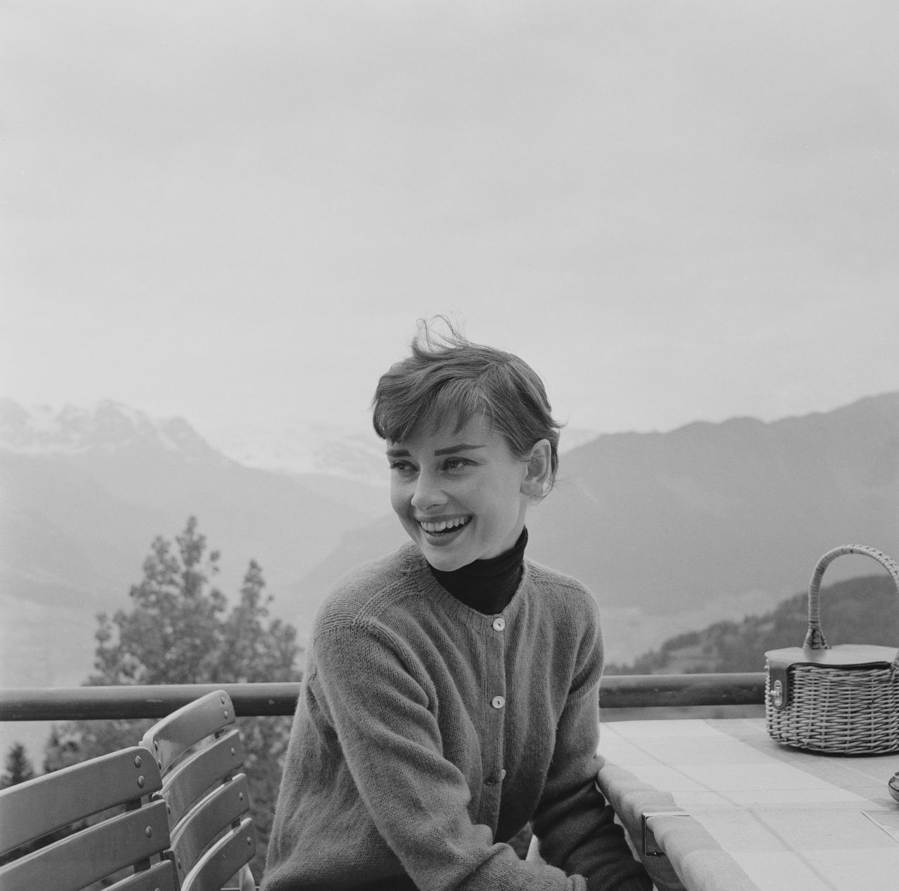 La_casa_di_Audrey_Hepburn_in_Svizzera_un_rifugio_amato_benUi5rGos - Confidenze24 Source: Closer Weekly - Closer Weekly - I figli di Audrey Hepburn riflettono sulla vita in Svizzera