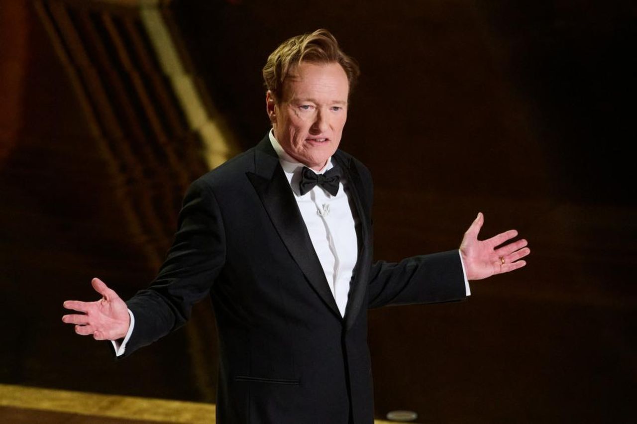 La_cerimonia_degli_Oscar_e_il_suo_eccesso_di_tempo_0EQh8ZQQZh - Confidenze24 La cerimonia degli Oscar e il suo eccesso di tempo Immagine della cerimonia degli Oscar