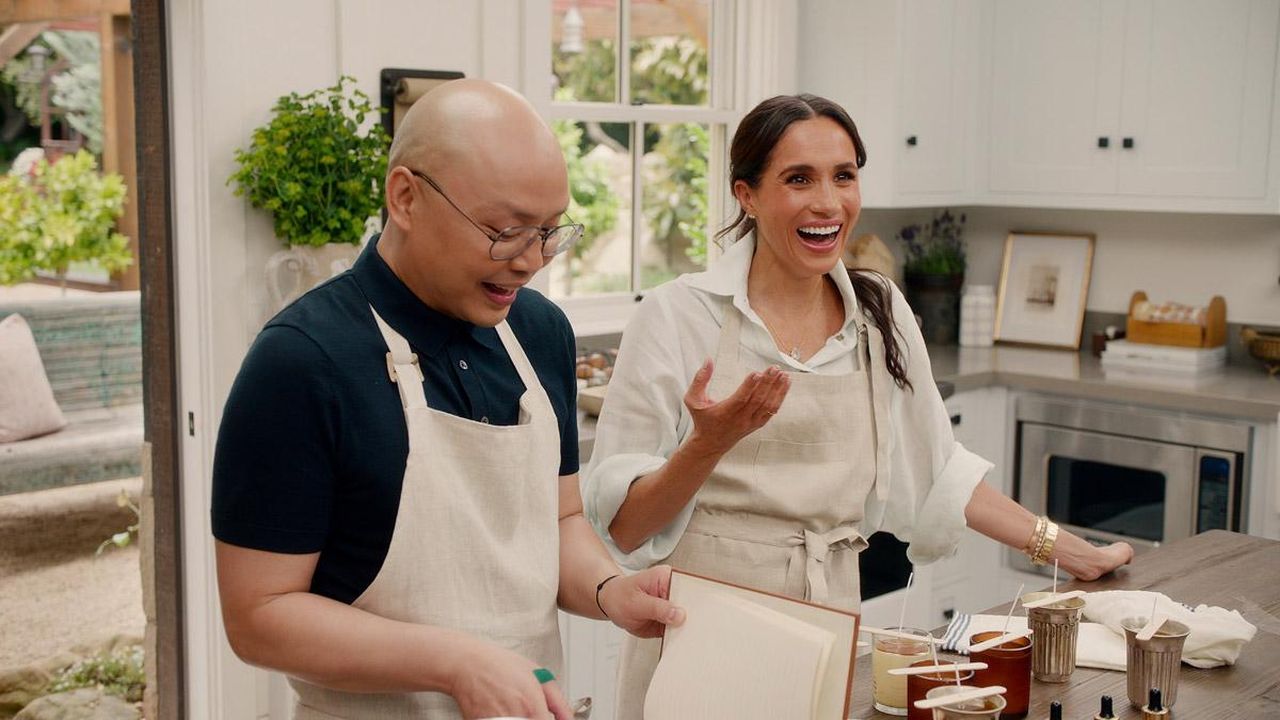 La_controversia_sui_sali_da_bagno_di_Meghan_XkqPwsb01L - Confidenze24 La controversia sui sali da bagno di Meghan Meghan Markle mentre prepara i sali da bagno