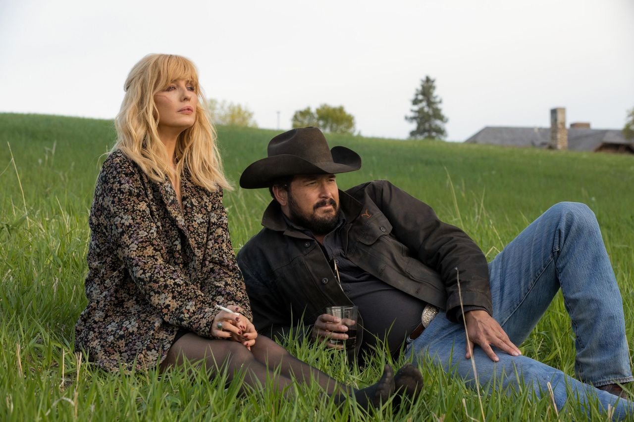 La_cotta_di_Jennifer_Lopez_per_Rip_Wheeler_JuXsJitK7D - Confidenze24 Source: ©Paramount Network / Courtesy Everett Collection - Paramount Network - Kelly Reilly & Cole Hauser in ‘Yellowstone’