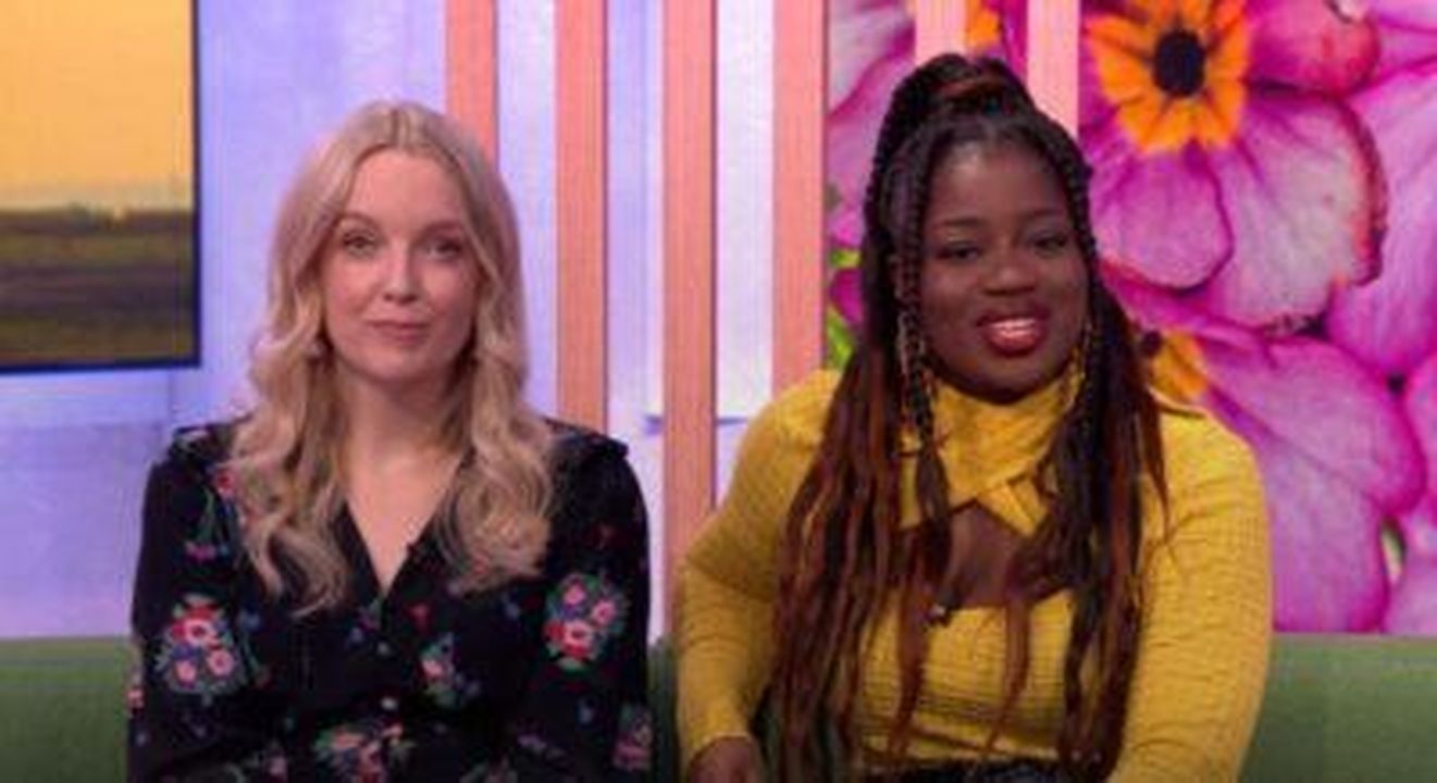 La_performance_di_Riverdance_a_The_One_Show_pq8NOil5OR - Confidenze24 Source: BBC - - Clara Amfo e Lauren Laverne che presentano The One Show