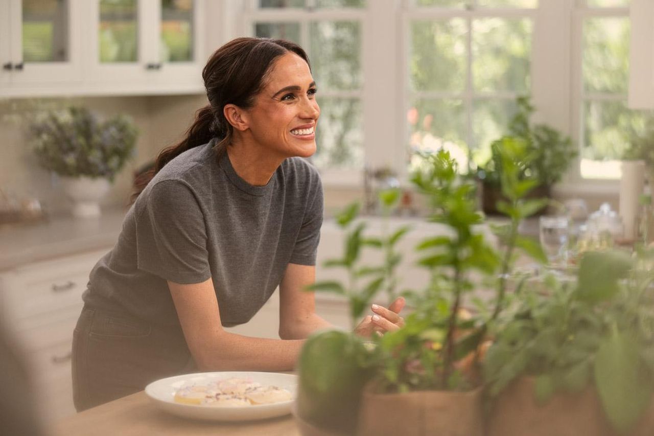 La_reazione_dei_media_britannici_al_guardaroba_di_Meghan_sQT8XVOYcy - Confidenze24 Source: Celebitchy - Celebitchy - Reazione dei media al guardaroba di Meghan
