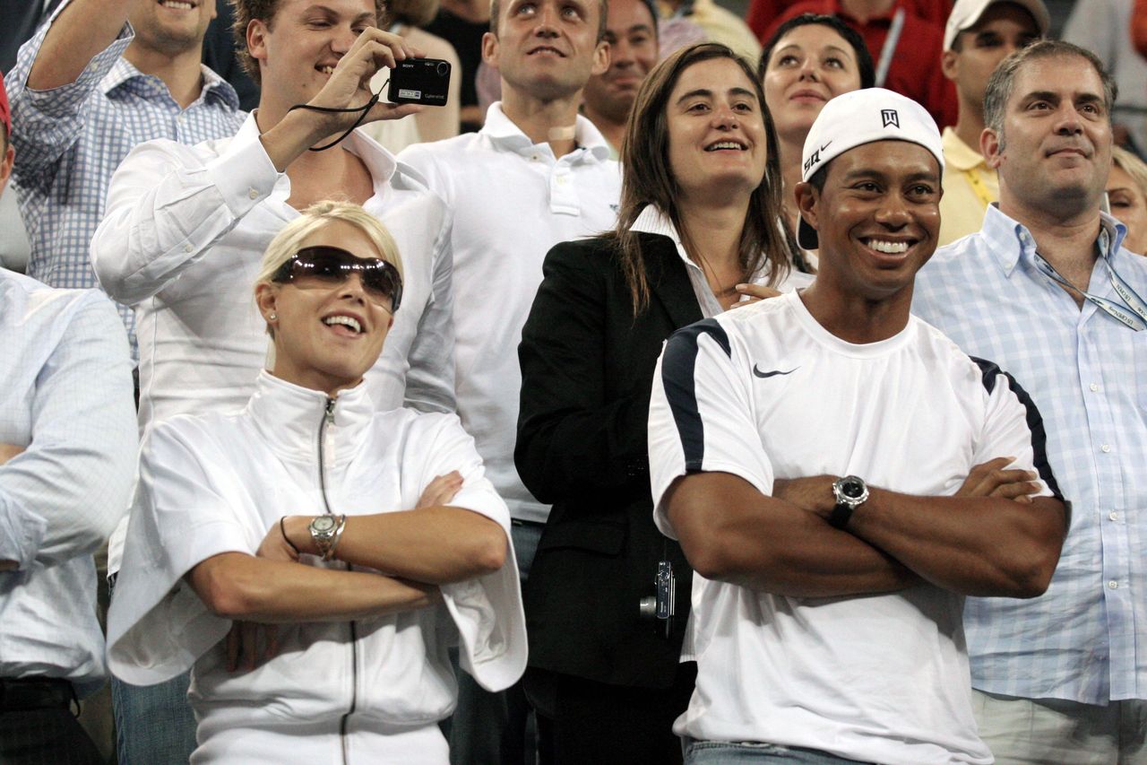 La_reazione_di_Elin_Nordegren_alla_nuova_relazione_VtgbmHAjPT - Confidenze24 Source: Everett Collection - - Elin Nordegren, Tiger Woods durante le finali degli US Open 2006