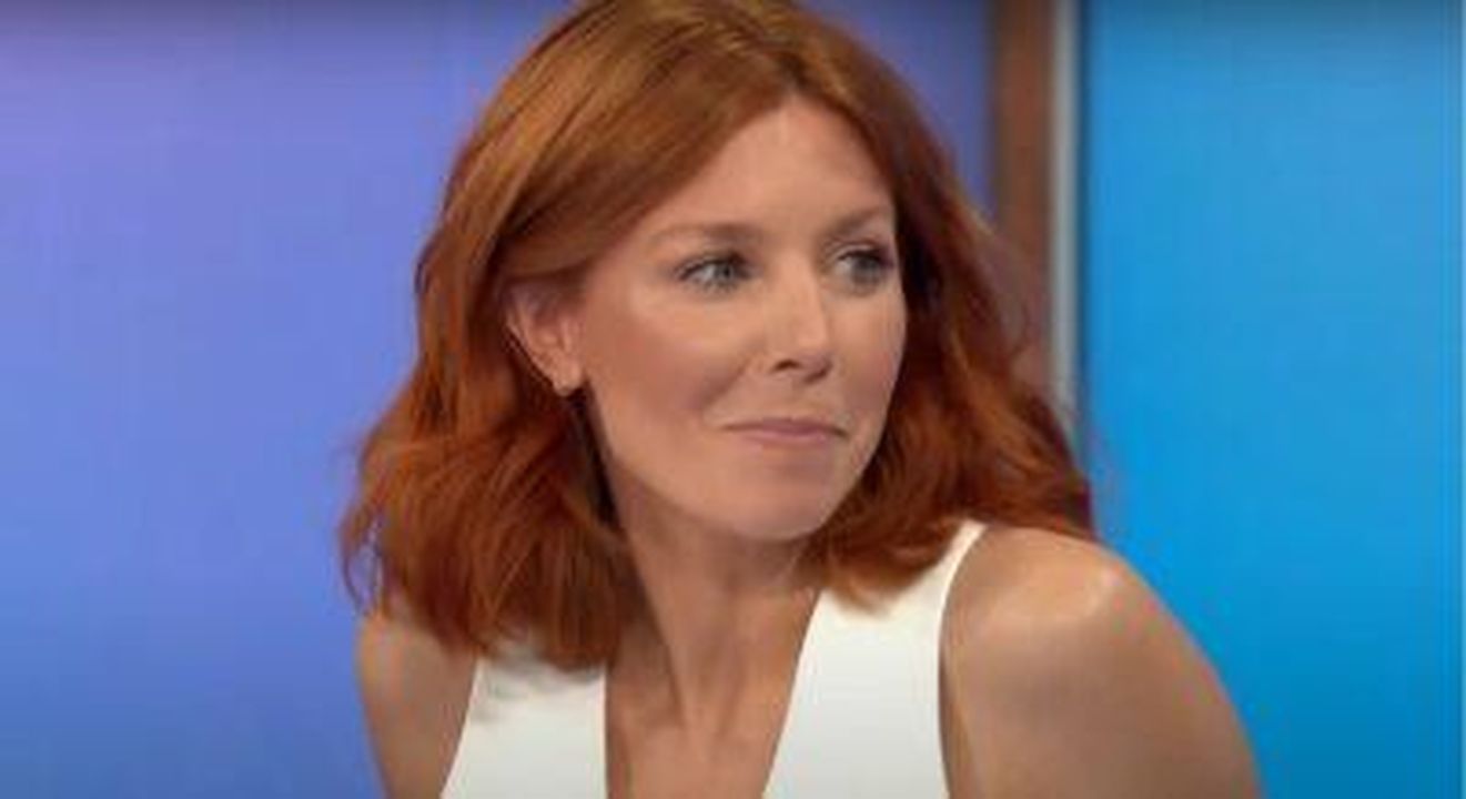La_reazione_di_Kevin_alla_notizia_della_gravidanza_TB4c7AmwDq - Confidenze24 Source: Loose Women/YouTube - - Stacey Dooley che guarda a sinistra