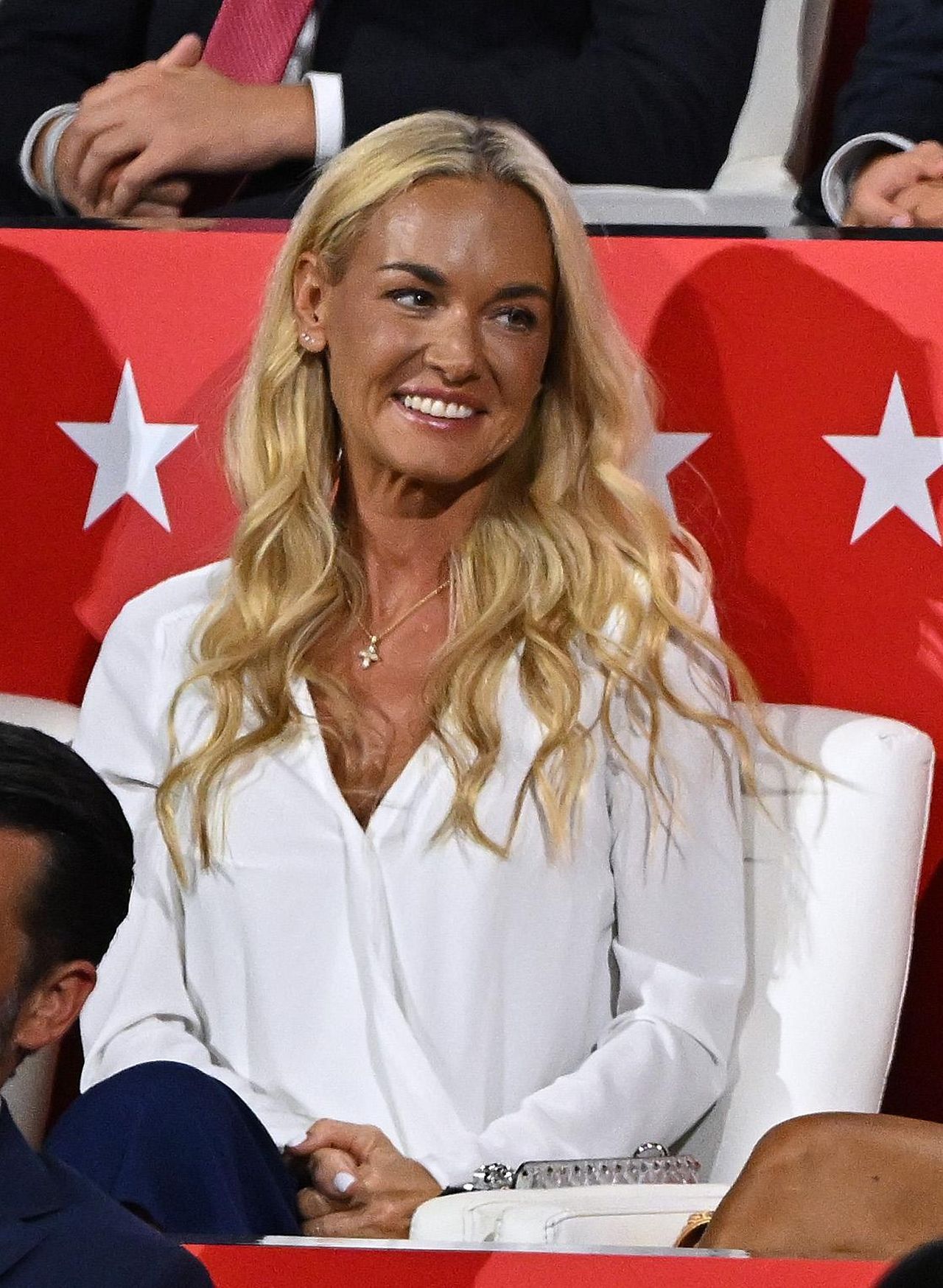 La_relazione_segreta_tra_Vanessa_Trump_e_Tiger_Woods_pAthwYZodb - Confidenze24 Source: Leon Neal/Getty Images - - Vanessa Trump al 2024 Republican National Convention