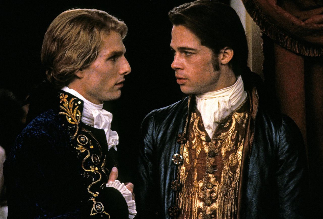 La_rivalit_tra_Tom_Cruise_e_Brad_Pitt_risale_a_Intervista_col_vampiro_JwQm990ZtP - Confidenze24 Source: Warner Bros/courtesy Everett Collection - - INTERVIEW WITH THE VAMPIRE, Tom Cruise, Brad Pitt, 1994.