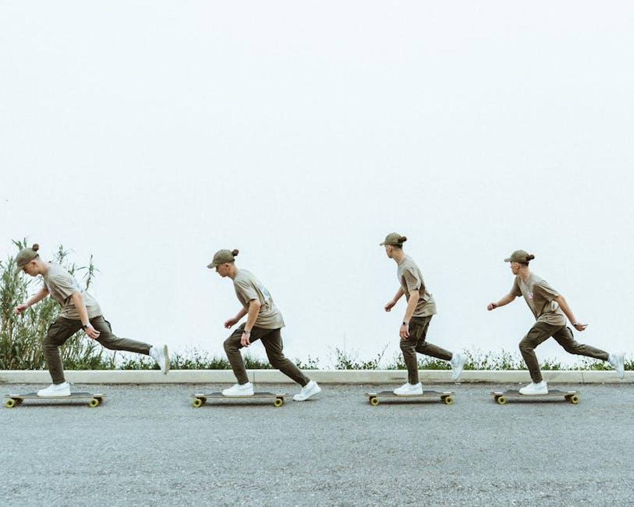 La_storia_di_Dexter_e_il_suo_successo_uILfx273NX - Confidenze24 Source: Nikola Vu - pexels - Multiple exposure of a skateboarder in motion on a city street in Tivat, Montenegro.