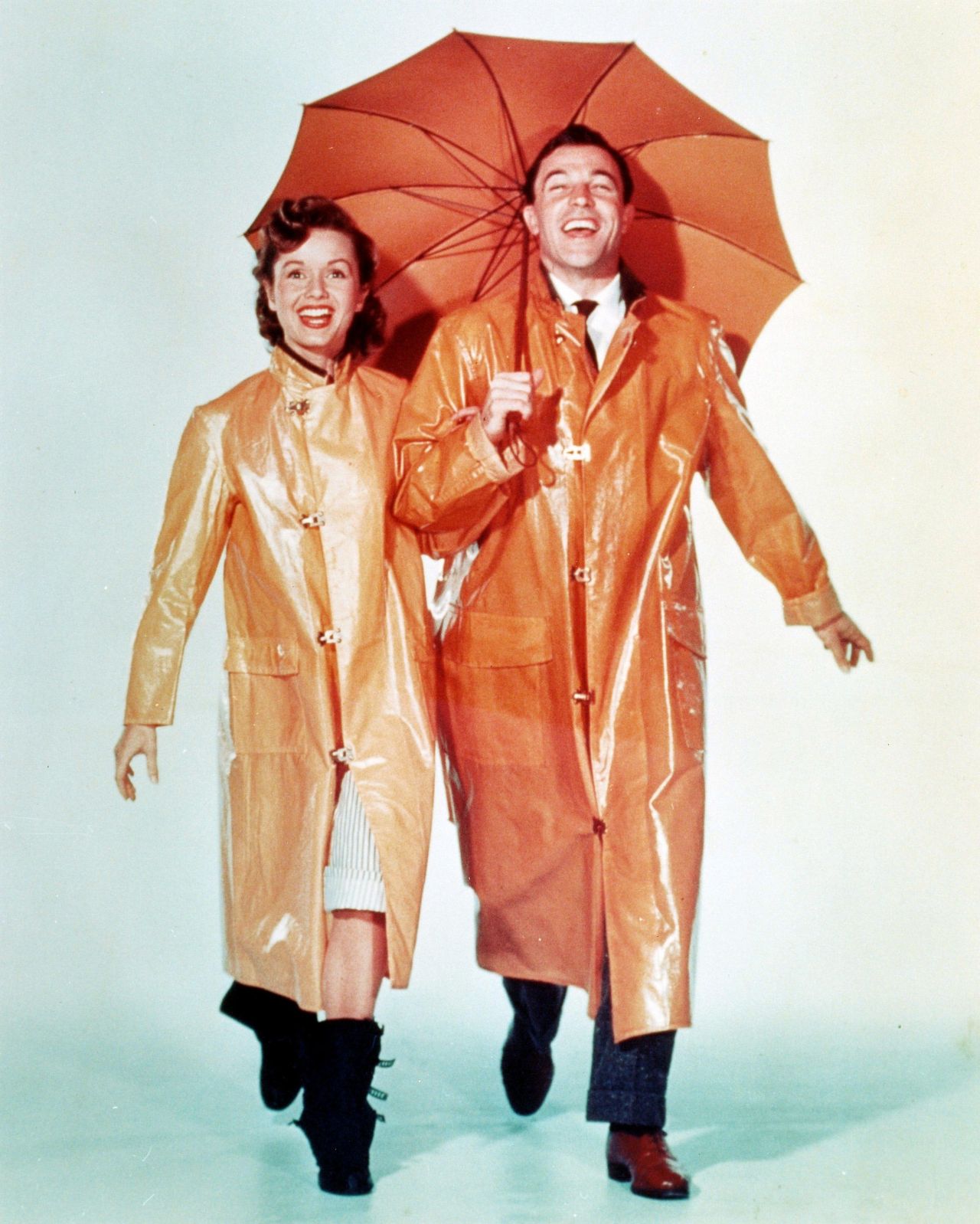 La_verit_sulla_cinematografia_di_Singin_in_the_Rain_gAyIrMhd1j - Confidenze24 Source: Closer Weekly - Closer Weekly - Gene Kelly durante le riprese di 'Singin' in the Rain'