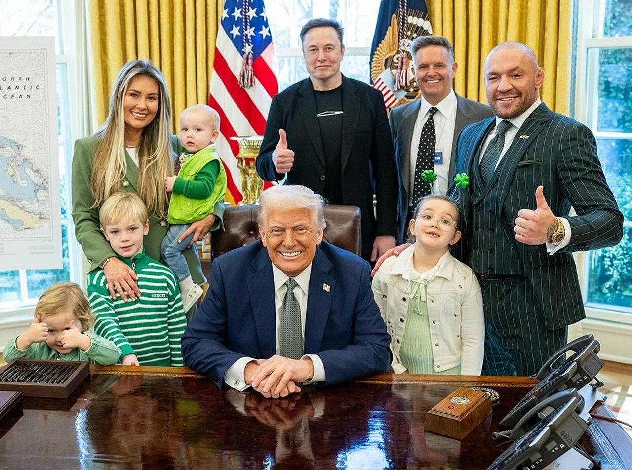 La_visita_di_McGregor_alla_Casa_Bianca_cYES6aZZGk - Confidenze24 Source: White House - Instagram - Conor McGregor alla Casa Bianca