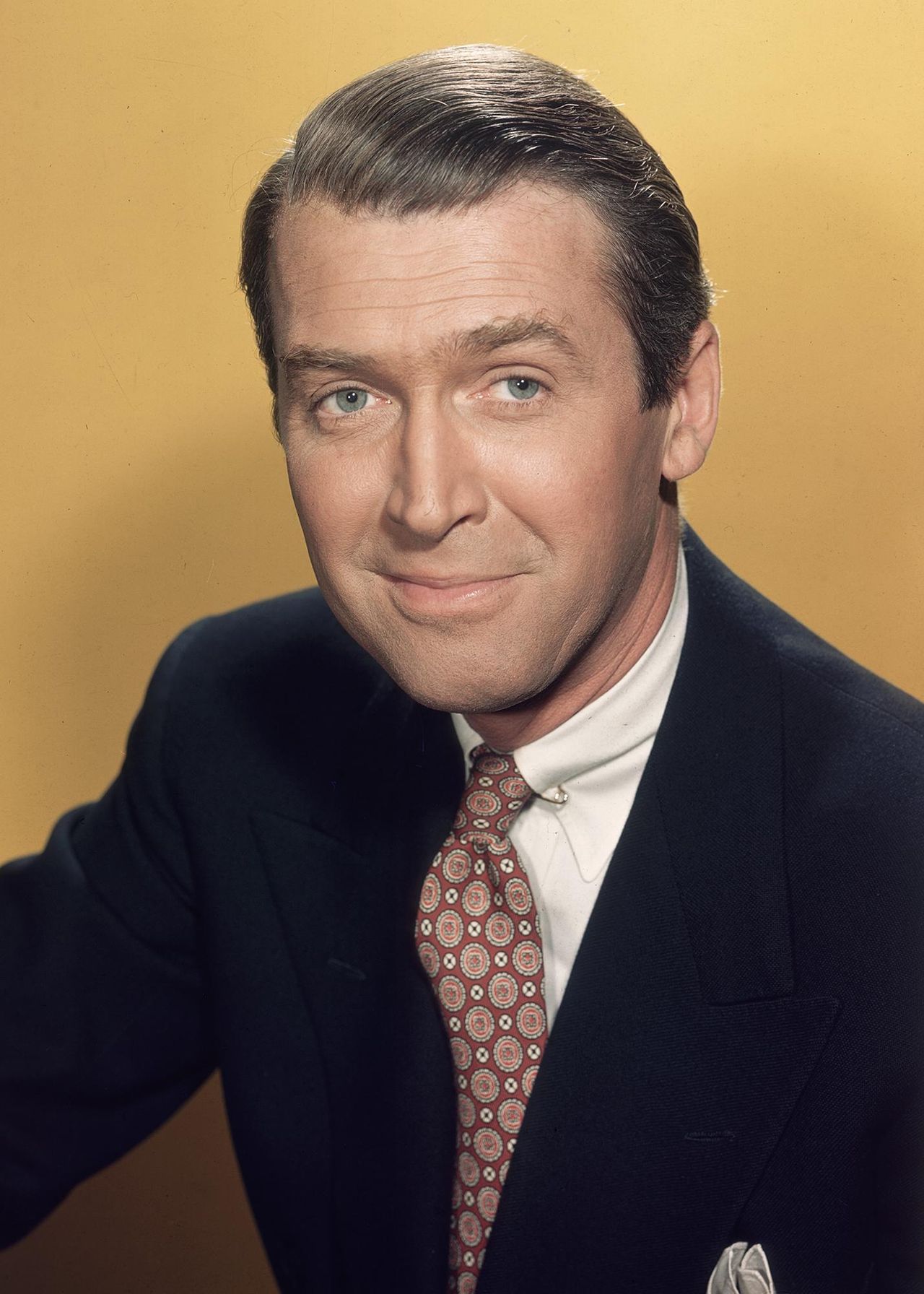 La_vita_familiare_di_Jimmy_Stewart_e_la_scoperta_della_sua_fama_qBxQVztMIT - Confidenze24 Source: Getty Images - Closer Weekly - La figlia di Jimmy Stewart ricorda la vita a casa con la star di ‘Vertigo’