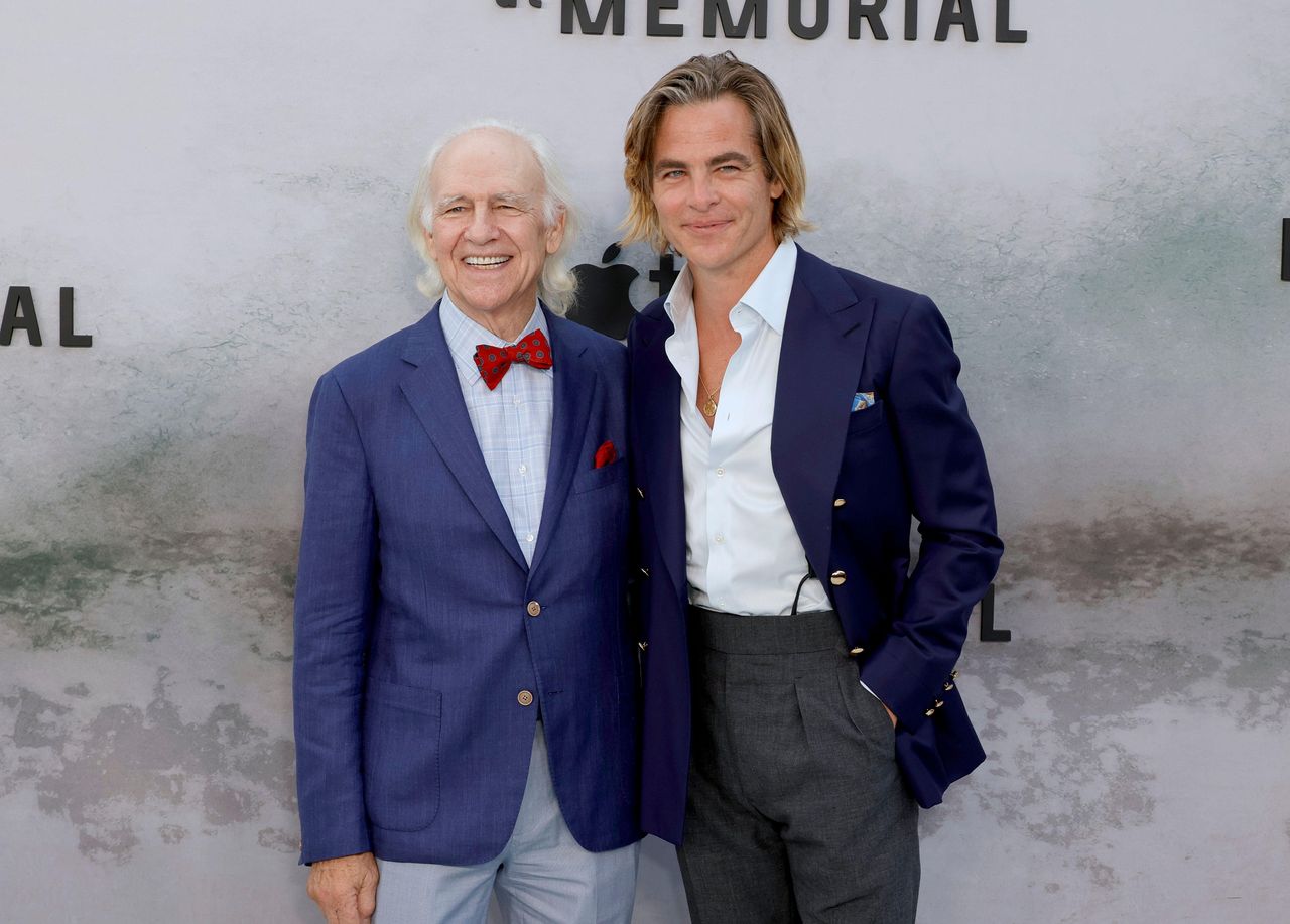 La_vita_sana_di_Robert_Pine_e_il_suo_legame_con_Chris_8yGLqGloEX - Confidenze24 Source: Frazer Harrison/Getty Images - - Chris Pine a 'Very Devoted Son' to 83-Year-Old Dad Robert Pine