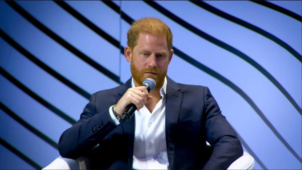Lapparizione_a_Upfront_Summit_e_le_sue_dichiarazioni_35qVLofRlM - Confidenze24 L'apparizione a Upfront Summit e le sue dichiarazioni Prince Harry all'Upfront Summit