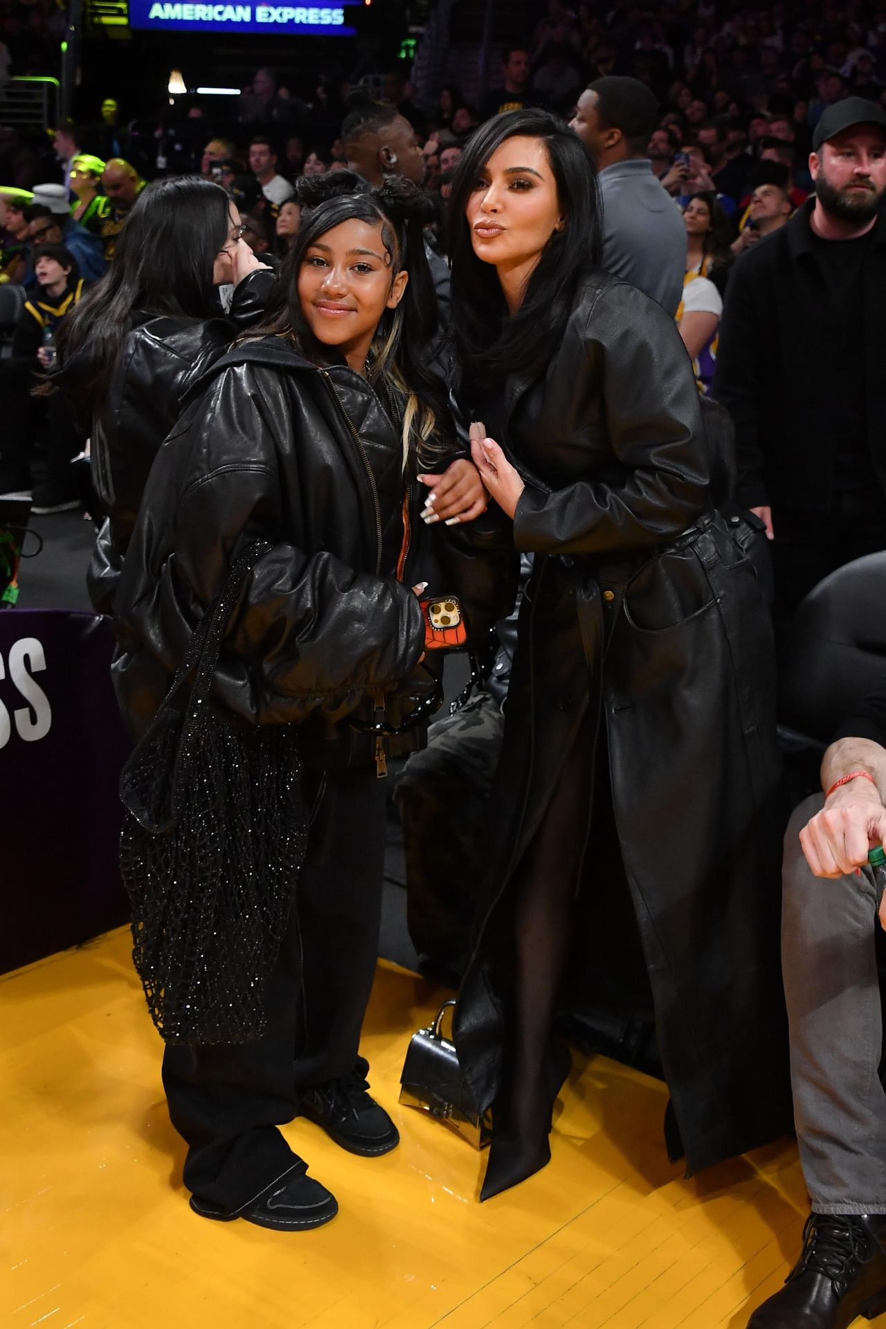 Lapparizione_di_North_West_nel_video_musicale_LONEiSfxI5 - Confidenze24 Source: Allen Berezovsky/Getty Images - Getty Images - North West e Kim Kardashian