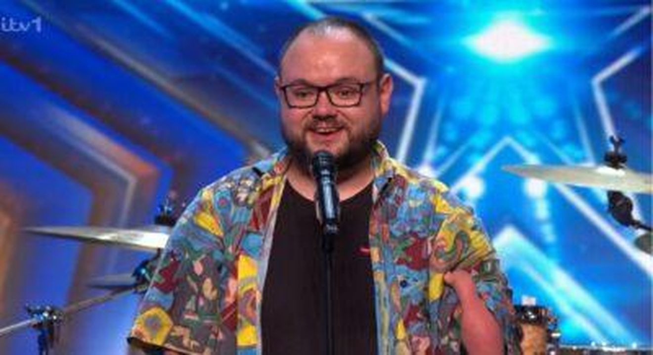 Laudizione_incredibile_di_Cornel_qcvOf2AS0q - Confidenze24 Source: ITV - - Cornel sorridente durante l'audizione