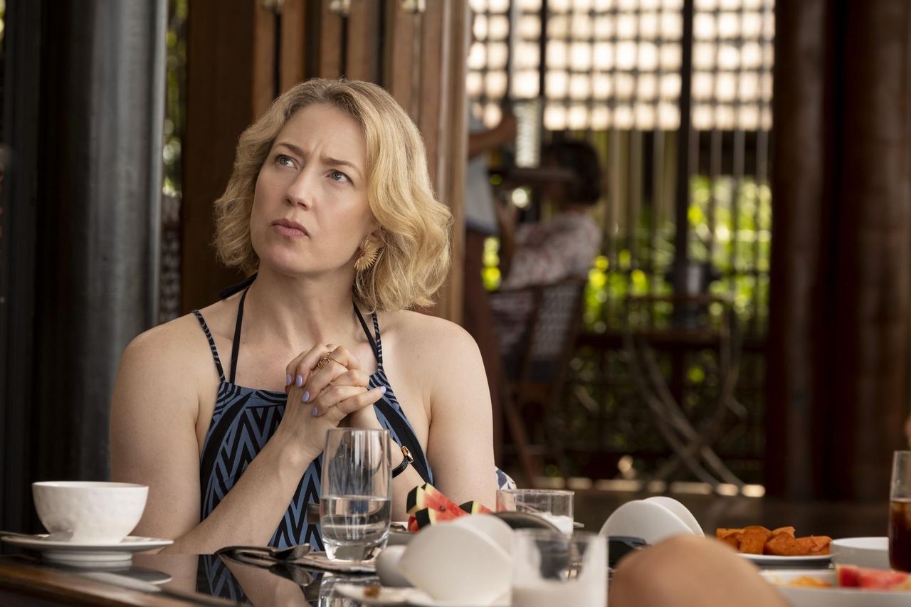 Laurie_CvUiFgdkvV - Confidenze24 Source: Fabio Lovino/HBO - - Carrie Coon nei panni di Laurie in 'The White Lotus'