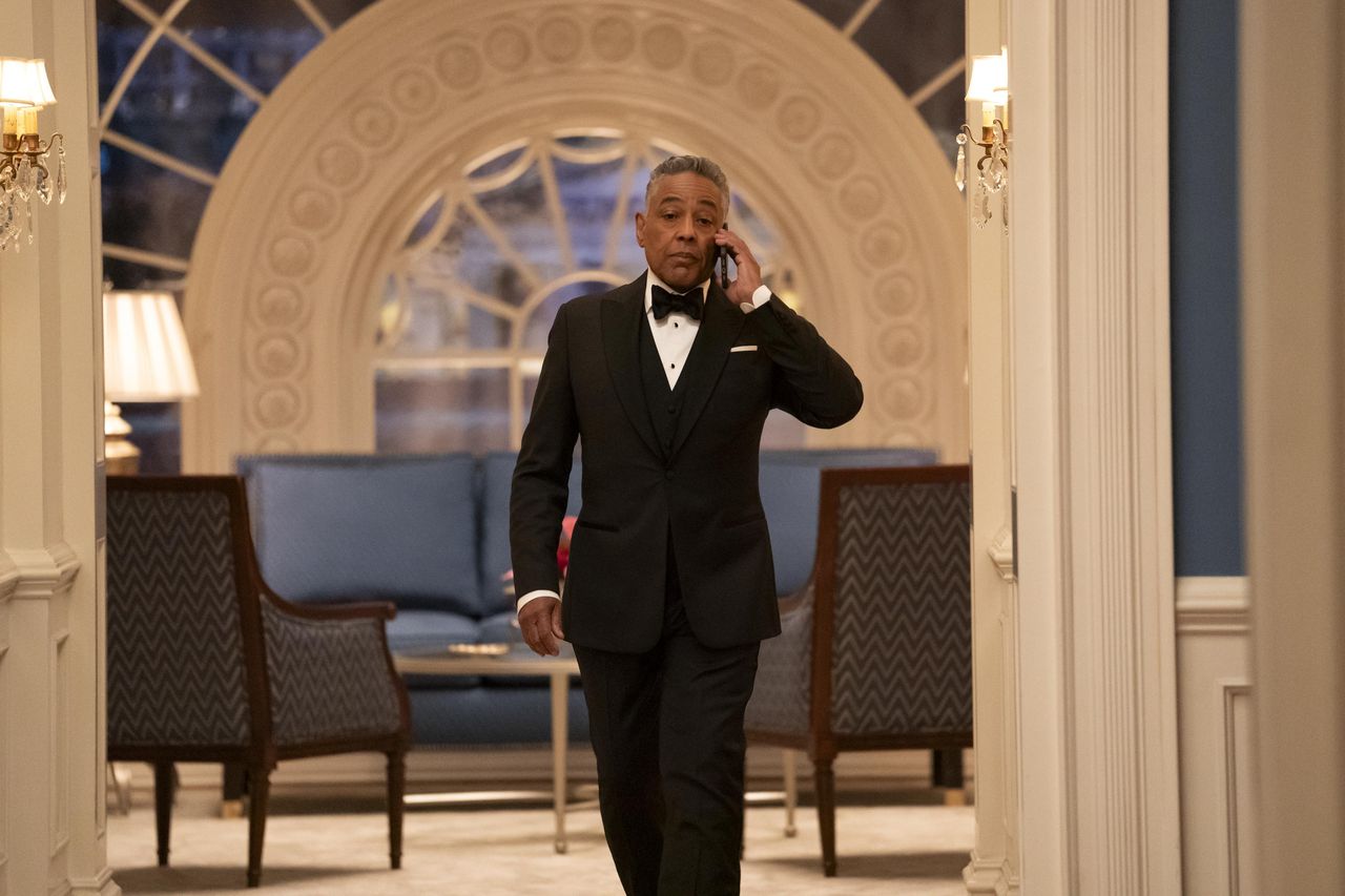 Le_Difficolt_di_Sostituire_un_Amico_YTsVqsYVPt - Confidenze24 Source: Jessica Brooks/Netflix - Netflix - Giancarlo Esposito in 'The Residence'