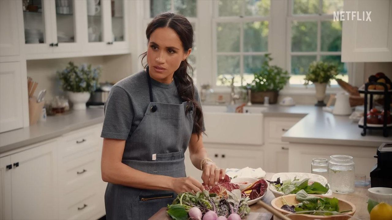 Le_critiche_di_Alexandra_Shulman_a_Meghan_Markle_XNibtIRdA4 - Confidenze24 Le critiche di Alexandra Shulman a Meghan Markle Anteprima di 'With Love, Meghan'