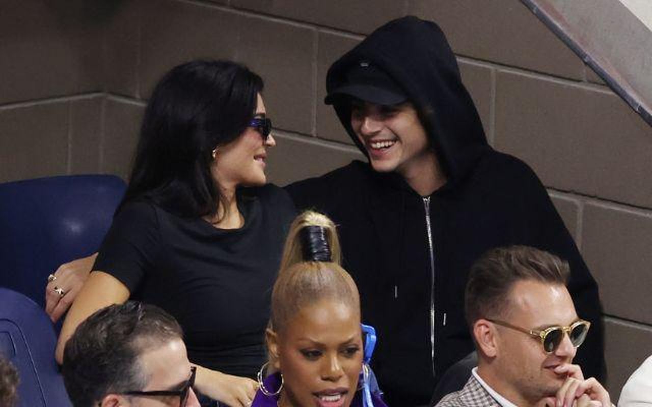 Le_critiche_di_Pauline_Chalamet_su_Instagram_iqKqt9bSXg - Confidenze24 Source: Mike Stobe - Getty Images - Kylie Jenner e Timothée Chalamet durante la finale degli US Open 2023