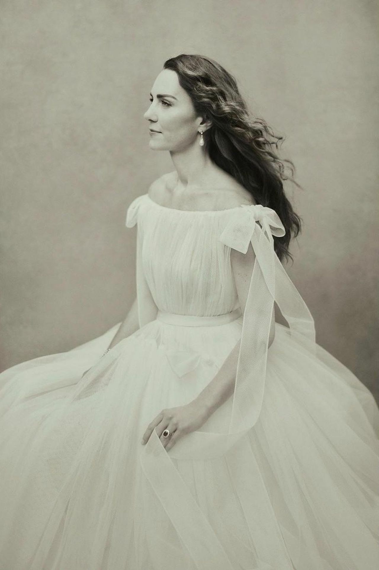 Le_foto_esclusive_della_famiglia_reale_ecsSYwe69a - Confidenze24 Le foto esclusive della famiglia reale Ritratto di Kate Middleton per il suo 40° compleanno