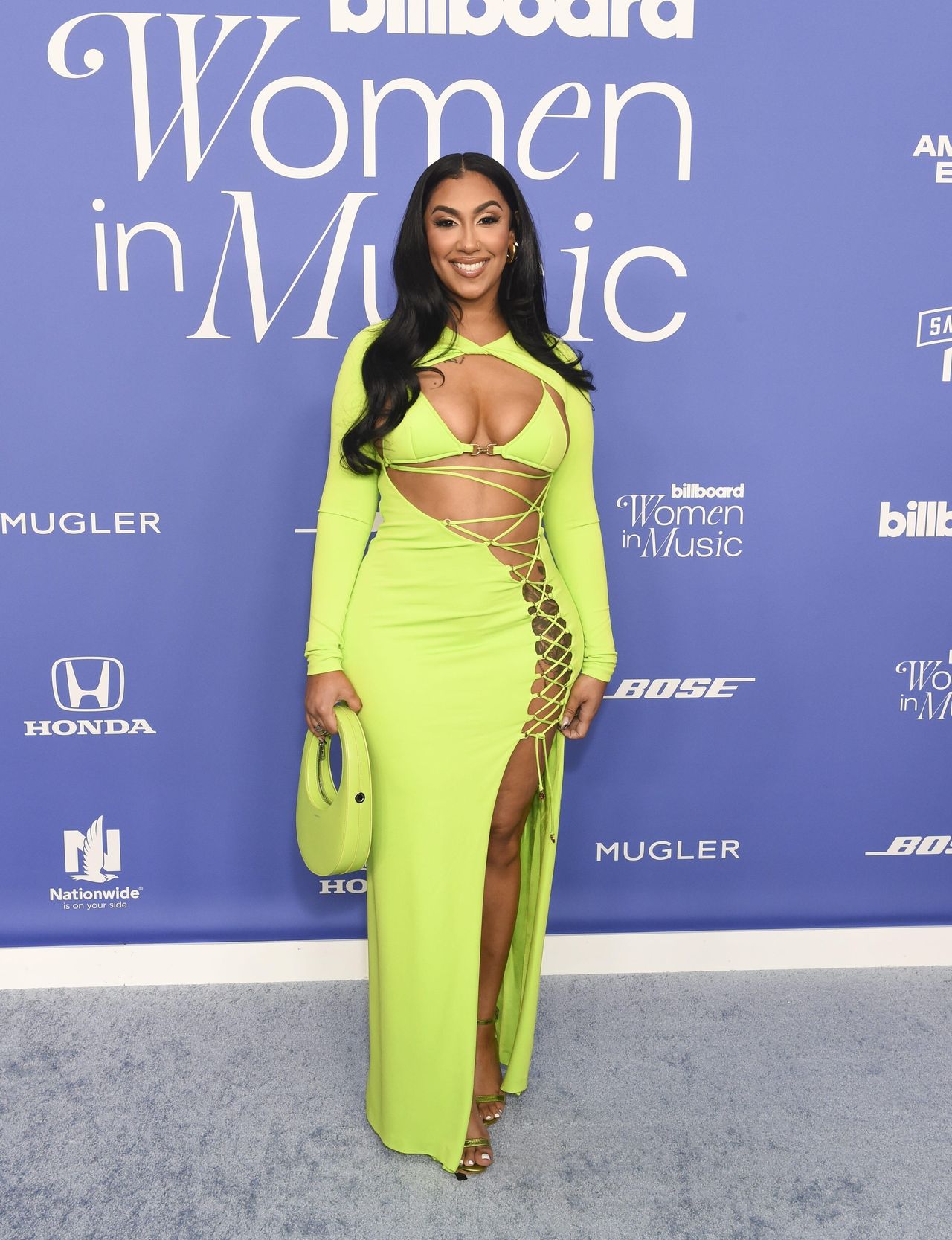 Le_foto_pi_calde_della_settimana_5hp61Gd9SK - Confidenze24 Source: Gilbert Flores/Billboard via Getty Images - Getty Images - Billboard Women In Music - Arrivals