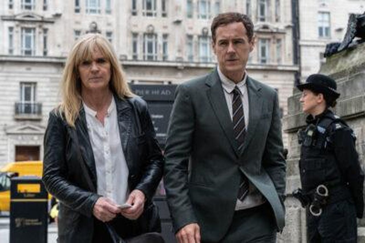 Le_lamentele_sui_break_pubblicitari_WFTVpPDzFV - Confidenze24 Source: ITV - - Scena della serie Protection