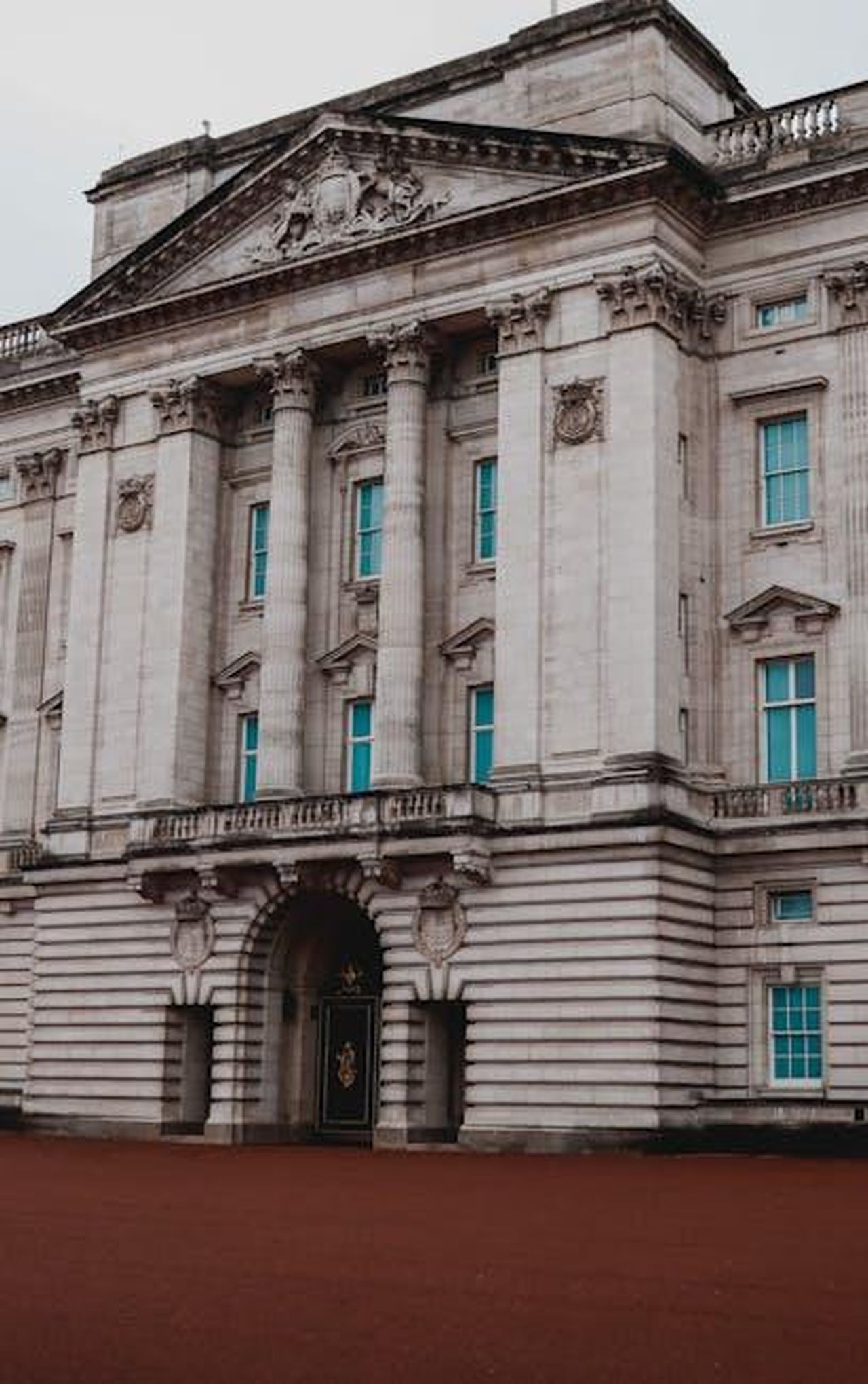 Le_parole_di_Jennie_Bond_sulla_Principessa_Kate_XYpbjvt2VI - Confidenze24 Source: Lázaro Revoledo - pexels - Stately view of Buckingham Palace's entrance in London, UK.