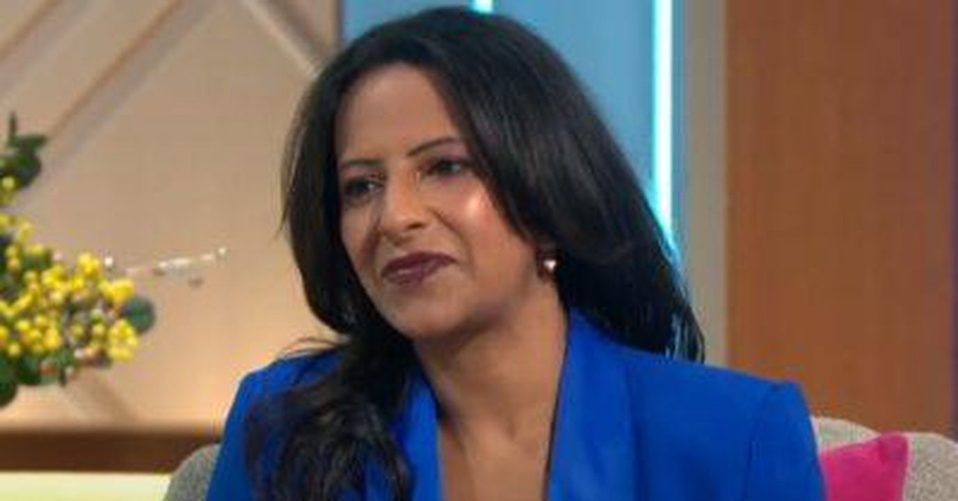 Le_preoccupazioni_di_Ranvir_Singh_sulla_relazione_con_il_figlio_A0f0kgLEQP - Confidenze24 Source: ITV - - Ranvir Singh in giacca blu su Lorraine