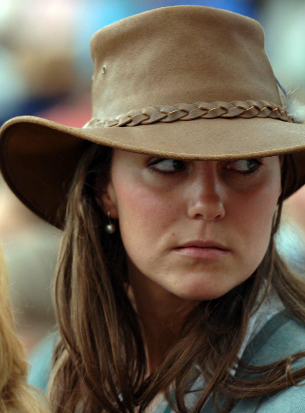 Lincontro_tra_Eden_e_Kate_Middleton_nel_2007_AtgBH6suom - Confidenze24 L'incontro tra Eden e Kate Middleton nel 2007 Kate Middleton al Cheltenham Festival 2007