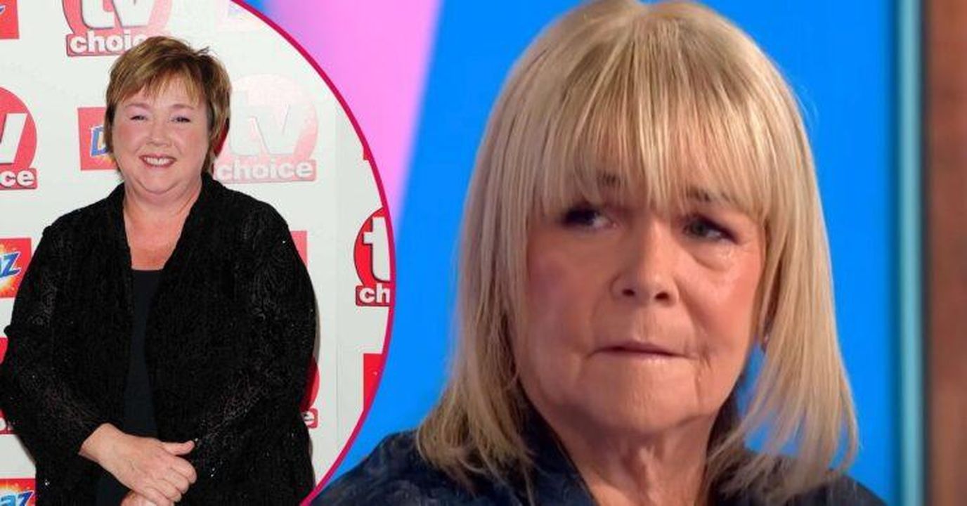 Linda_Robson_racconta_la_diagnosi_di_demenza_di_Pauline_Quirke_qA9Rbp99tY - Confidenze24 Linda Robson racconta la diagnosi di demenza di Pauline Quirke Linda Robson emotiva su Loose Women