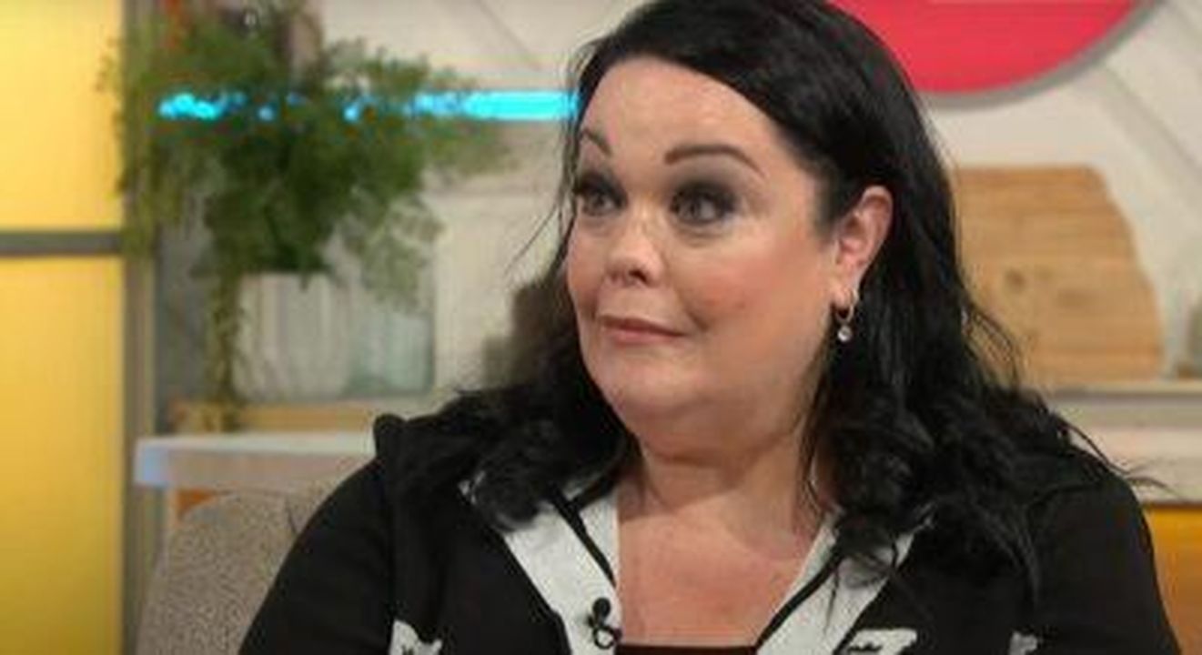 Lisa_Riley_su_come__imbarazzata_per_il_suo_lutto_10_anni_dopo_la_morte_della_madre_xHCZXBSBh6 - Confidenze24 Source: ITV - - Lisa Riley su Lorraine