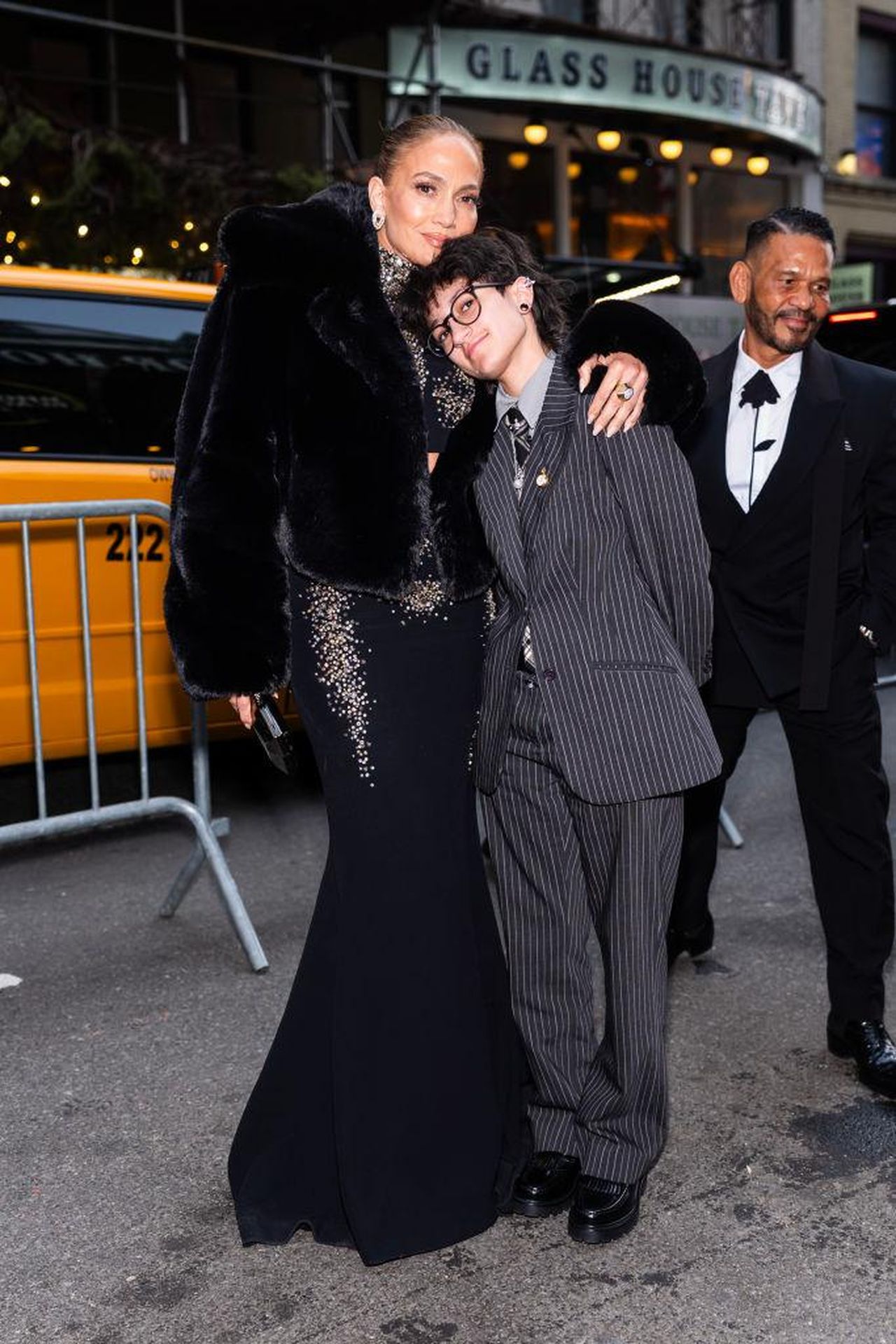 Look_glamour_di_Jennifer_Lopez_e_Emme_Muniz_alla_premiere_1CLewi1Nj9 - Confidenze24 Source: TheStewartofNY/GC Images - Getty Images - Jennifer Lopez e Emme