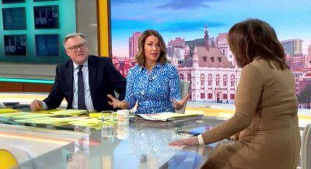 Lorraine_Kelly_si_scusa_dopo_un_errore_in_diretta_TV_60l7jycLNu - Confidenze24 Source: ITV - - Lorraine Kelly su GMB