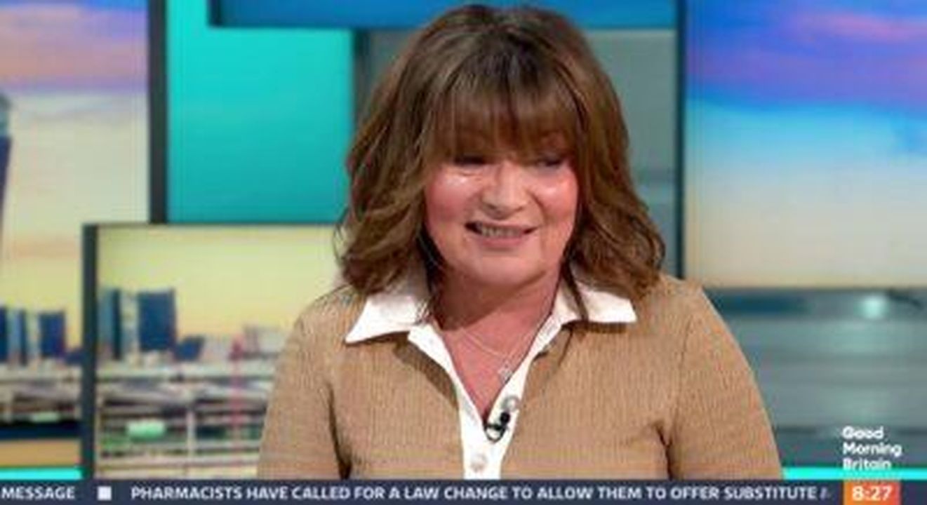 Lorraine_Kelly_si_scusa_dopo_un_errore_in_diretta_TV_zQ97UQblkL - Confidenze24 Source: ITV - - Lorraine Kelly ride dopo la gaffe