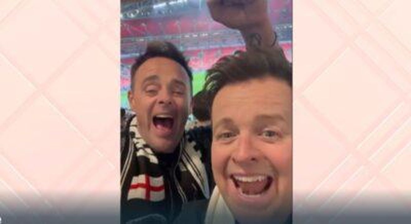 Lorraine_suscita_lamentele_con_il_commento_di_oggi_pK3WOdleKL - Confidenze24 Source: ITV - - Ant e Dec celebrano la vittoria del Newcastle