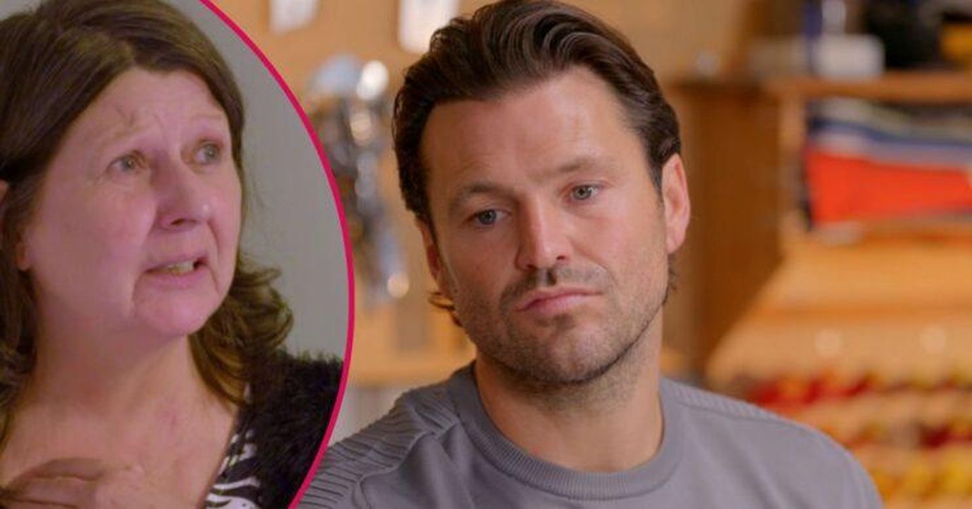 Mark_Wright_aiuta_una_donna_a_ristrutturare_la_sua_casa_YXWqqR8gAt - Confidenze24 Mark Wright aiuta una donna a ristrutturare la sua casa Hayley che piange / Mark Wright che sembra triste su Clean It Fix It