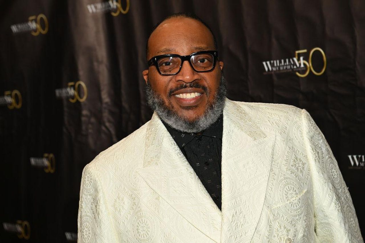 Marvin_Sapp_chiede_40000_dollari_durante_il_servizio_0XkeUBgdEl - Confidenze24 Source: Paras Griffin - Bossip - Celebrazione del 50° compleanno del Vescovo William Murphy