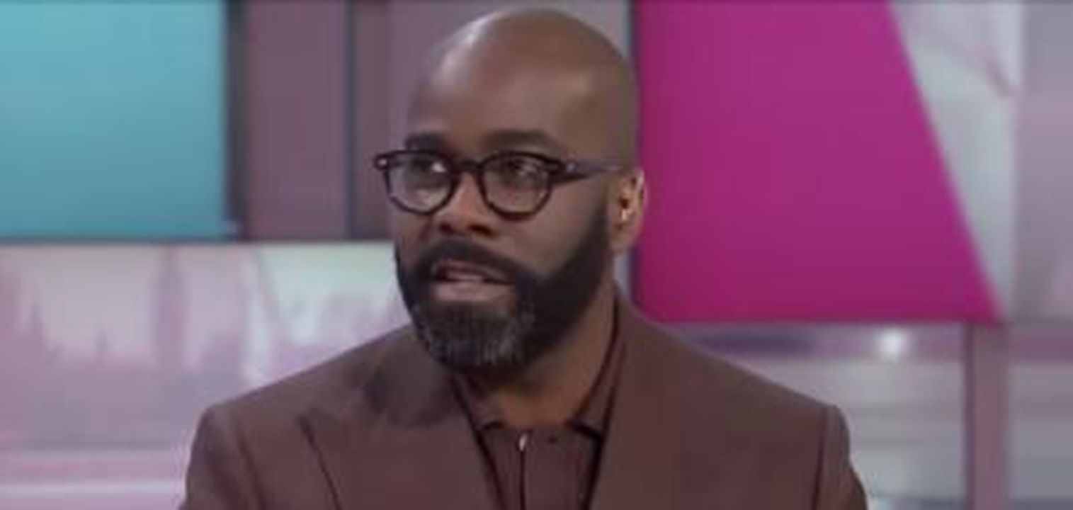 Melvin_Odoom_commenta_il_bacio_tra_Danny_Jones_e_Maura_Higgins_ApO47ZN5sG - Confidenze24 Source: ITV - - Melvin Odoom sembra sorpreso su GMB