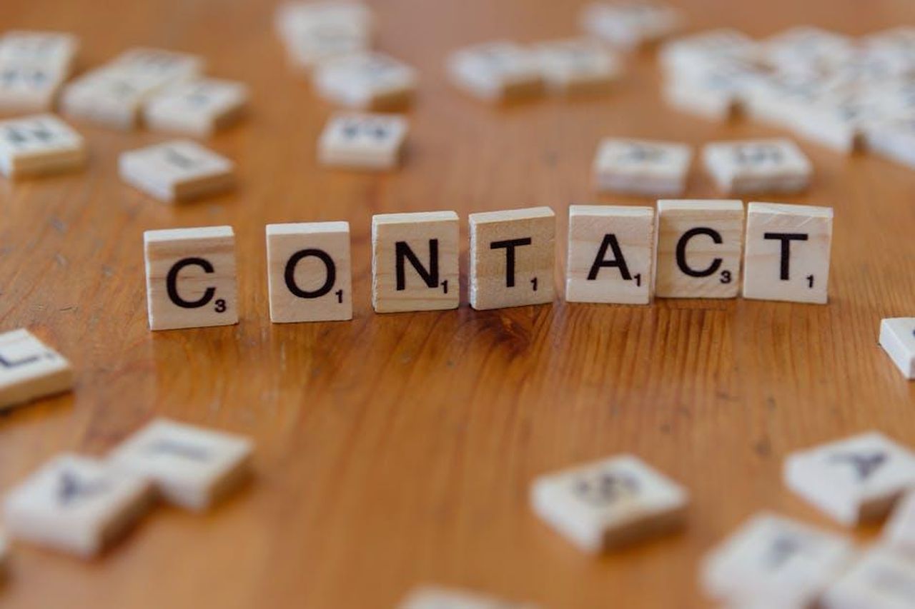 Mi_manca_ogni_giorno_80sKC882CS - Confidenze24 Source: Markus Winkler - pexels - Free stock photo of address, business, collaborate