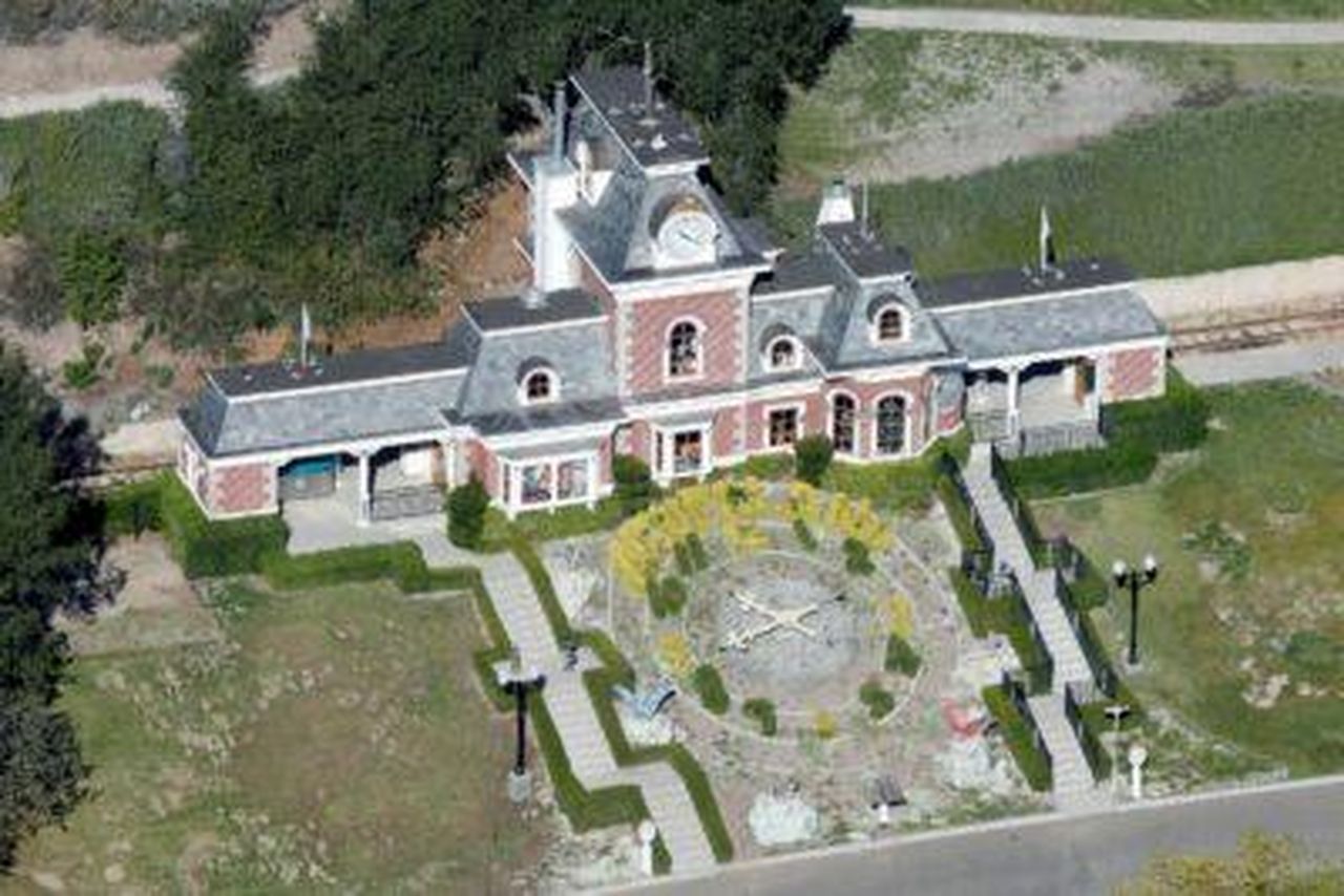 Michael_acquist_Neverland_nel_1988_OKcu7NCdgj - Confidenze24 Source: Splashnews.com - - Michael Jackson Neverland Ranch